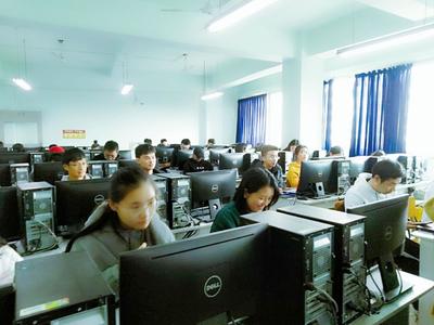 電信學院舉行“Web前端開發(fā)”校企合作實訓課開班儀式